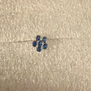 Nose Ring- Blue Sapphire Like  Flower Nose Stud Ring 20 G Stainless Steel Stud